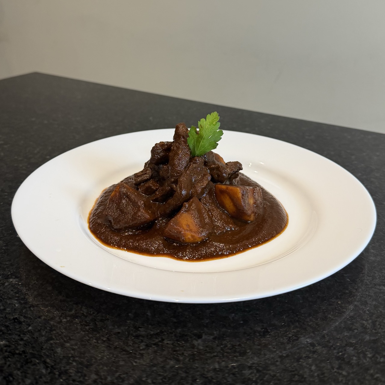 Bistec en Salsa de Chile Pasilla