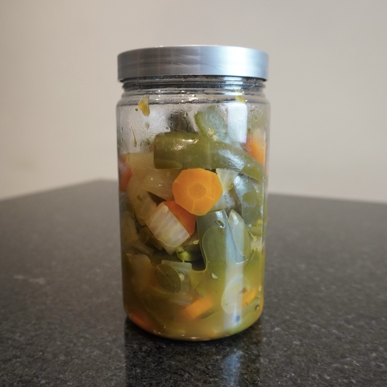 Chiles en Vinagre con Zanahorias